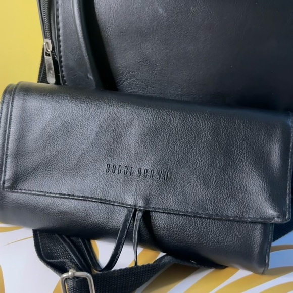 Large makeup box + and Bobbi brown brush bag - Picture 2 of 4